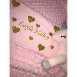 Baby deken bedrukt met naam en hartjes